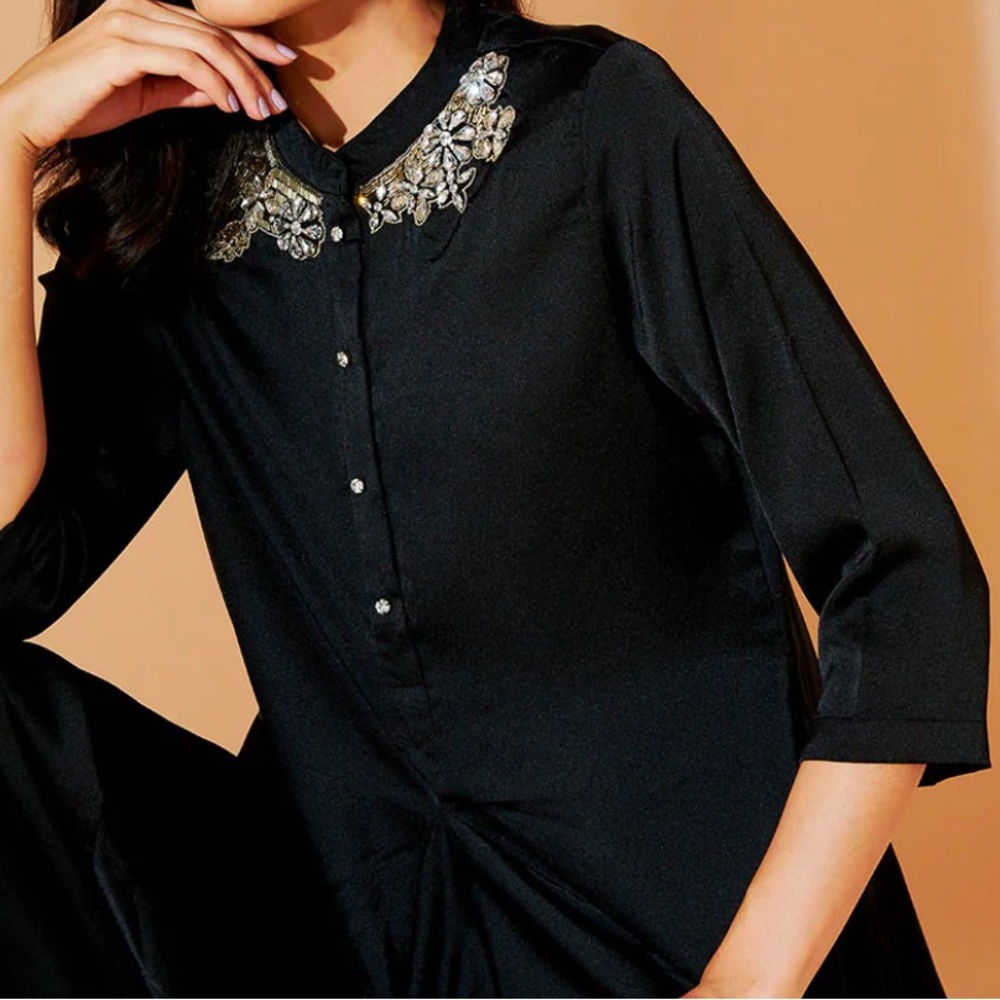 Elegant Black Embellished Collar dress